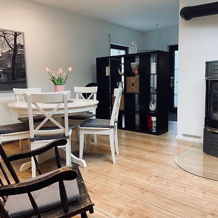 Haiger Ferienwohnung Tulpenweg Mit Kaminofen מראה חיצוני תמונה