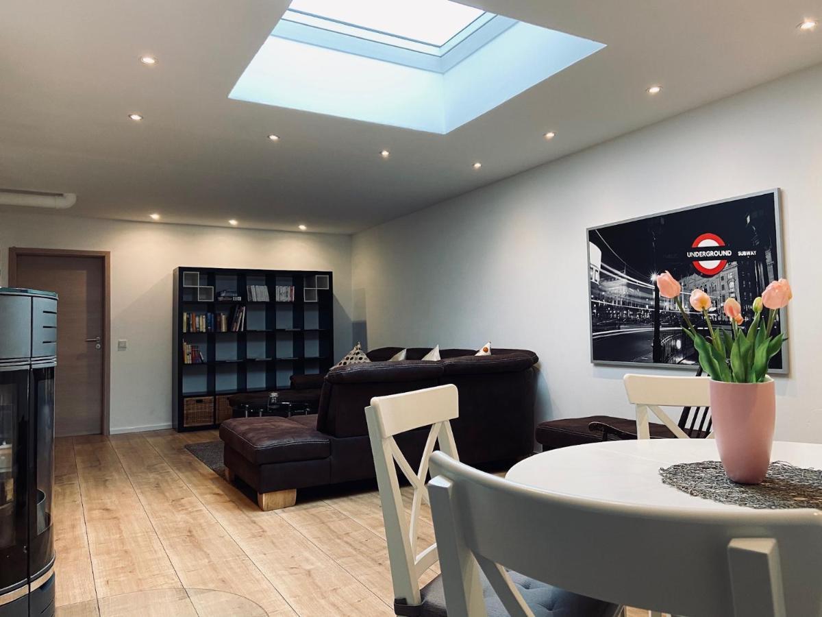 Haiger Ferienwohnung Tulpenweg Mit Kaminofen מראה חיצוני תמונה